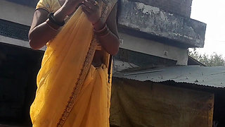 Cute and desi Padosan ka natural figure slowly slowly mood bana diya best video