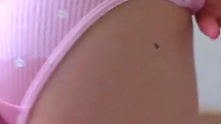 Perfect Pink Pussy Peeing a Lot