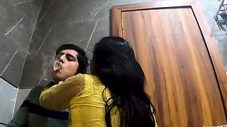 Smoking milf Bhabhi ji takes cock, enjoy hottest XXX porn!