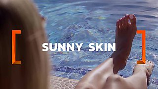 Pretty busty blonde teen babe masturbating