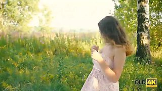 Old4k. hottie sucks senior dick and gets it in her tiny labia outdoors