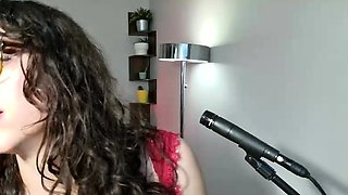 Cute amateur webcam teen girl toying pussy on webcam