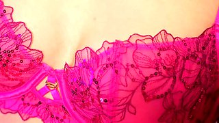 Fist fuck fetish babe plays with big toys