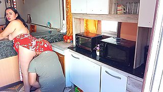 Surprise Fuck in the Kitchen with the Stepmother