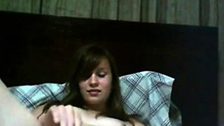 Big-Titted Amateur Fists Herself on Webcam