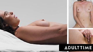 Gorgeous slut loves to play with her pussy until she cums