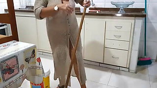 Rotin Woman in kitchen
