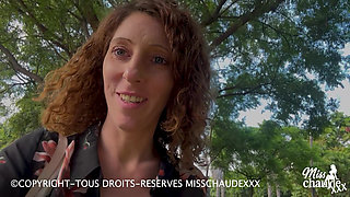 🇫🇷 Misschaudexxx, I dildo my pussy on a public bench
