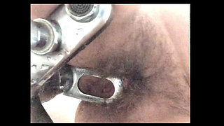 Humping faucet and bathtub edge