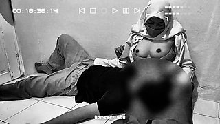 Damn! Caught on Video: Malay High School Student Gets Handjob in Classroom