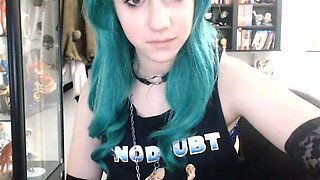 AMATEUR BRUNETTE TEEN NATURAL TIT CAUGHT MASTURBATINg CHEAT