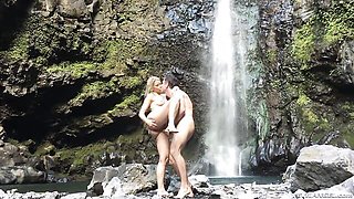Artistic sex in the forest with a gorgeous blonde Anikka Albrite