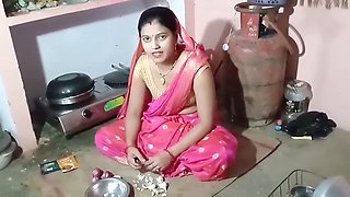 Stepmom Rajlaxmi Aunty wants it now, let's get wild
