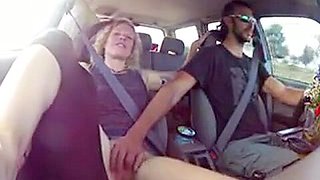 Blonde gets fingered untill cum in the car