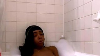 Webcam beauty and her toys have solo sex