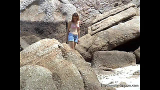 Genie Bunny Wanted to Masturbate on the Beach