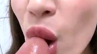 Shy_priincess masturbates in public