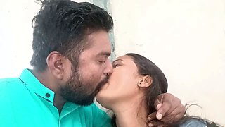 Steamy close-up amateur blowjob with a hot Indian aunty Kavita Zawazawi