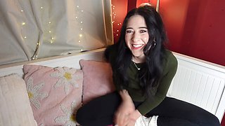 Irish beauty Irishskylar brings sweet vibes and giggles as your girlfriend