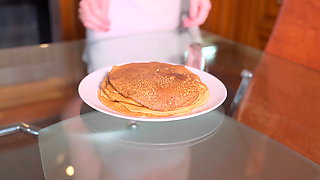 Submissive Housewife and Powerful Cumshot