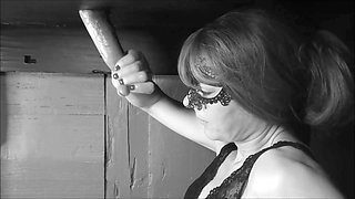 Horny milf Corujapreta puts on a show at the milking table