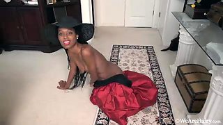 Saf strips naked on her carpet to show off body - WeAreHairy