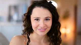 Charming Teen Liz Jordan Wants Her Roommate's Prick