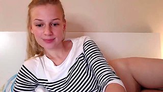 Skinny teen blonde vibrator playing on cam