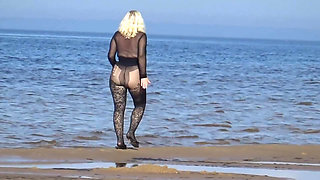 Black style - on the beach with nylon tights