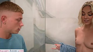 Kelsey Kane stops by to shower and to fuck her friend's brother