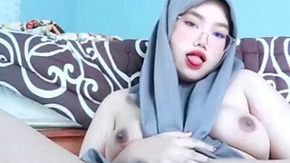 Masturbation of a Horny Jilbab Girl Causes Fluid to Come Out of Her Vagina Until It Is Wet