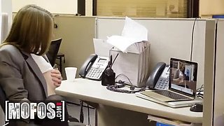 Office Cam Girl Ava Hardy Seduces Nerdy IT Guy Robby Echo With Blowjob And Creampie