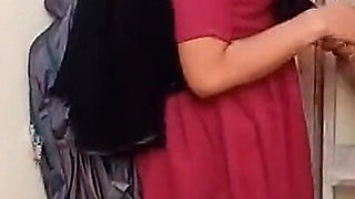 Dost Ki Behen Borkha Pehenke Ayi Aur Tution Teacher Ke Gharke Siri Me Mast Choda