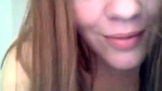 Sexy girl showing hot body on webcam - negrofloripa