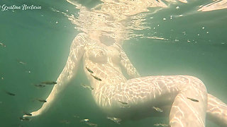 I secretly filmed  nude swimming girl with perfect body on my go pro camera