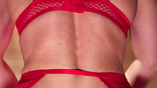 Fit MILF Squeezes Out Every Drop of Cum with Her Abs