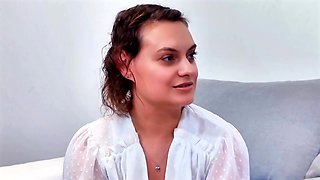 Pam takes the sun in Nîmes! - Jacquie et Michel TV