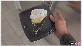 Stepsister Knows Ill Take Pie Over Cake - S29:E11