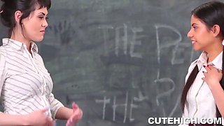 Audrey Noir and Rose Darling give head and tucked