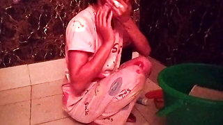 Muslim girl ko college me pakad ke chod diya
