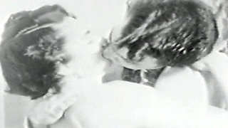 FUCKING HOT BITCHES Clip 3