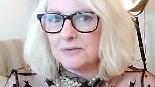 Big boob brunette masturbates on webcam