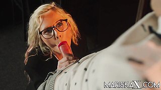Mariska X - glasses porn
