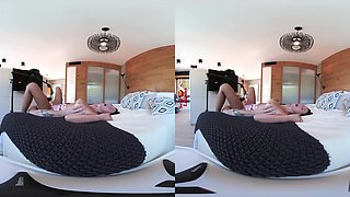 Morena Y Tetona - Busty Latina - Voyeur
