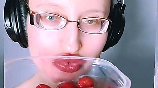 Asmr Strawberry Eating - Asmr, Eye Glasses, Gianess, Lipstick, Big Lips, Mough, Food, Face Fetish, Long Nails