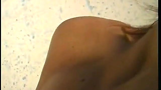 Solo sex of an amateur milf showing her wet pussy