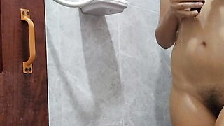 Look at me in the shower & Shave ! Now - Luna Daily Vlog - LunaxSun