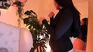 Sexy hottie Anetta Keys enjoys a solo toy masturbation