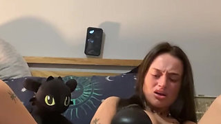 Watch this curvy tattooed emo moans loud and no shame left while pushing the toy deeper