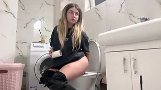 Big Ass Blonde Toilet After Lunch Meal